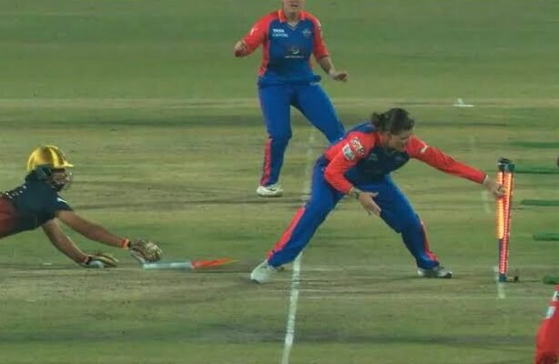 WPL 2024: Richa Ghosh's Heroics in Vain as Delhi Capitals Triumph Over RCB in a Nail-Biter