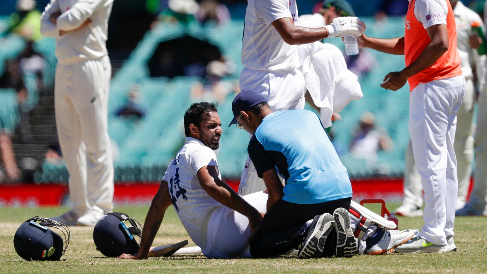 Cricketers who played with injuries